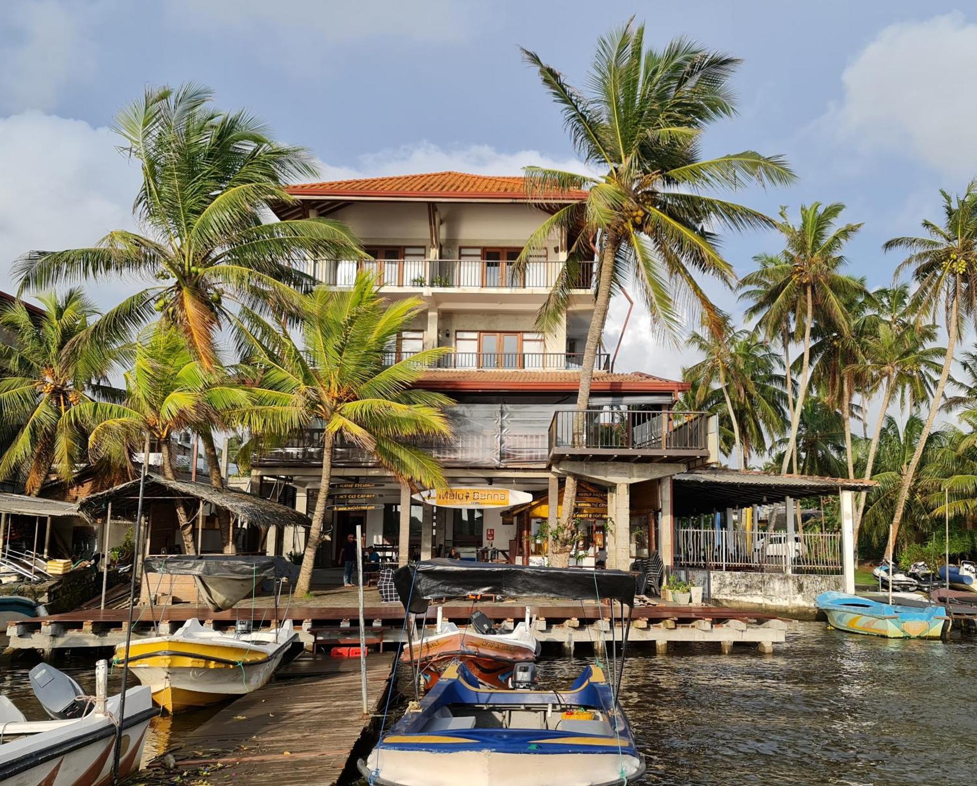 Hotel Malu Banna à Aluthgama Extérieur photo